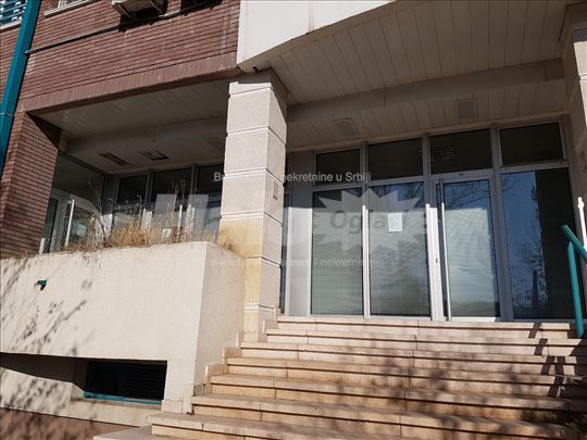 Vlasnik, Bul. Arsenija Č. lep, svetao lokal 34m2