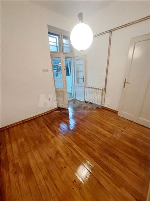 Vukov spomenik Salonac 39 m2 