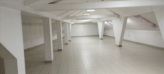 Zemun, Trg Branka Radičevića, 130m2, I sprat