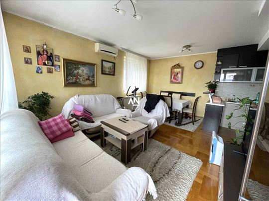 Zvezdara, Mirijevo, Radmile Savićević, stan sa par