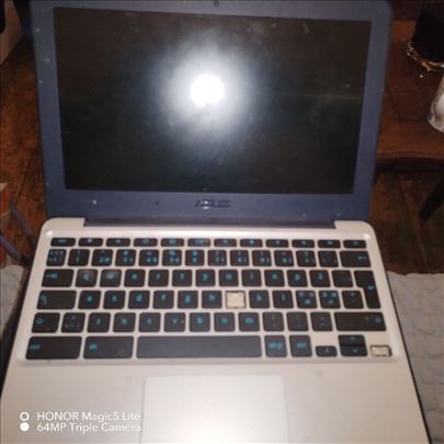 Asus Notebook google +USB 3.0 konektor 16 portova