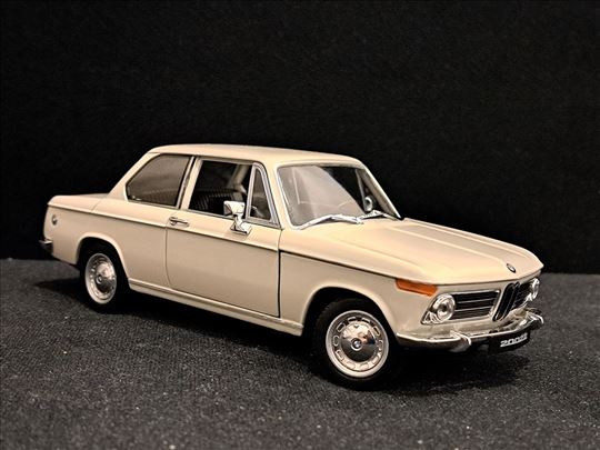 BMW 2002 TI "White" , 1:24