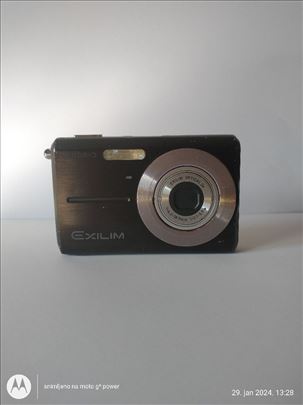 Casio EX-Z5 digitalni fotoaparat