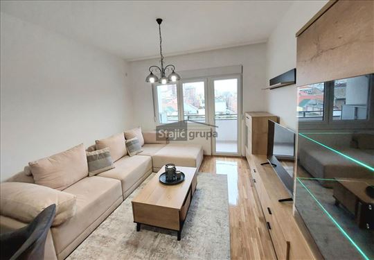 Centar, lep 2.0 stan, u blizini Tamiša