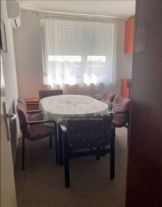  Izdaje se jednoiposoban stan na Vasaristu