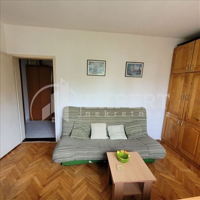 Izdaje se stan u centru grada