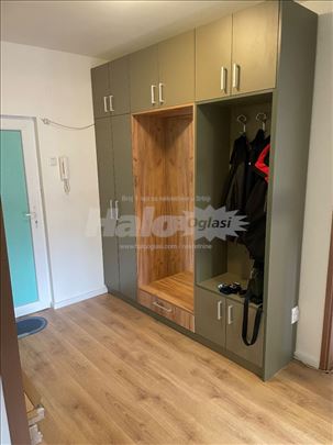  Izdajem kompletno renoviran stan i namesten stan