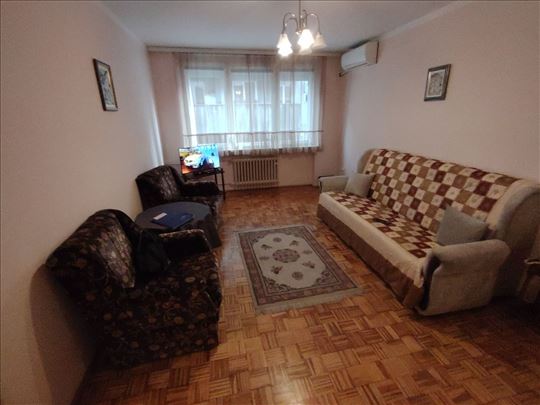 Kalenić, 48m2, kompletno namešten,odmah useljiv