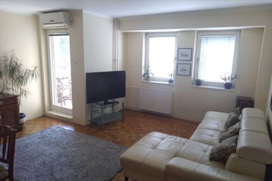 Odličan 3.0 stan kod Arene, Antifašističke borbe