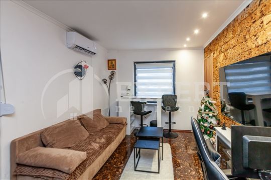 Luksuzna garsonjera 23m²  Pasi Poljana