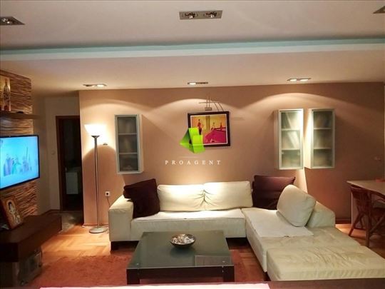 Lux četvorosoban stan u centru ID#7360