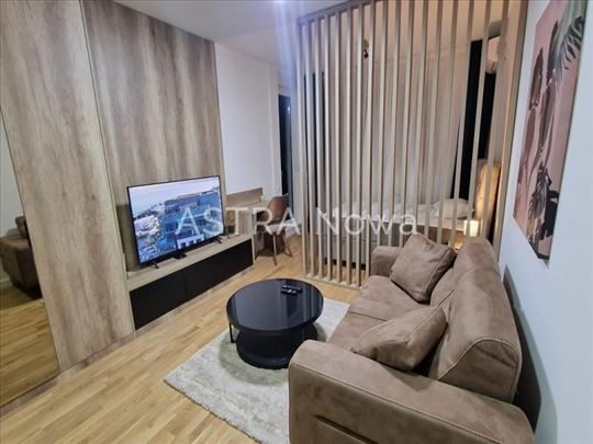 Lux stan pored t.c Aviv Park-Novo