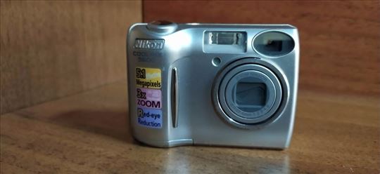 NIKON E5600 digitalni fotoaparat