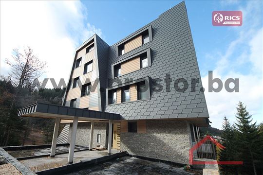 Novogradnja:Dvosoban useljiv apartman,pogled staza