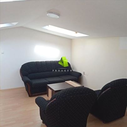 Odličan dvoiposoban stan u centru ID#7664