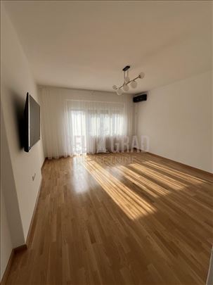 Odličan, renoviran stan