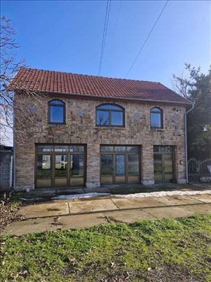 Poslovna zgrada na Novoseljanskom putu