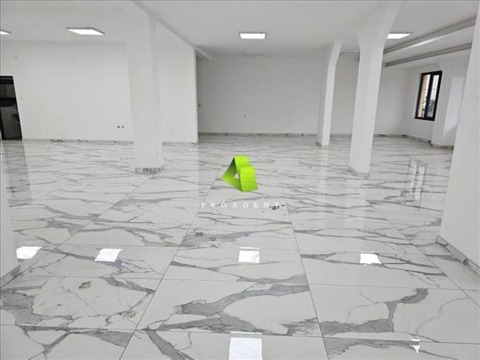 Poslovni prostor u Komrenu ID#7349