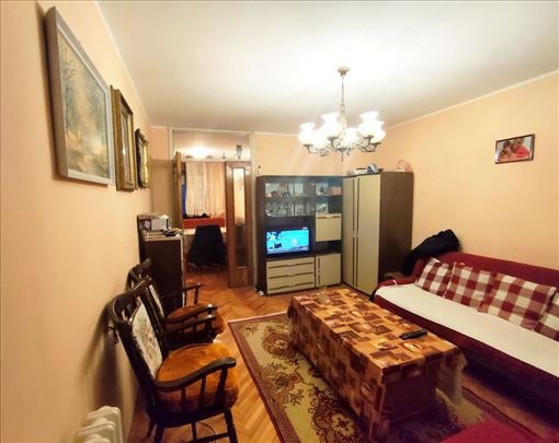 Prodaja 1.5 stan-Cerak ID#2503