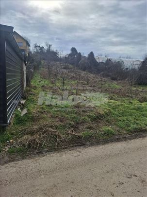 Prodajem plac u Slancima