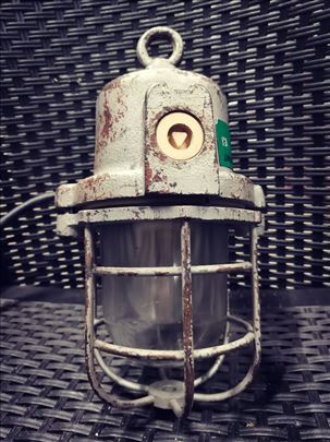 Retro brodska industrijska lampa