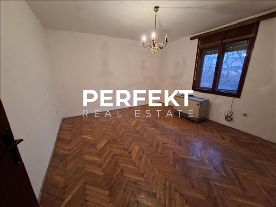 Topola, dvosoban, prvi sprat, 56m2, ta