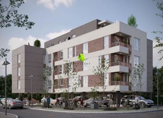 Troiposoban stan sa krovnom terasom i bazenom u mo