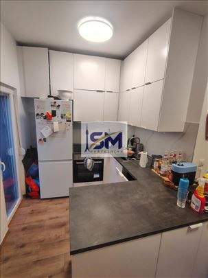 Vračar, lux stan 46m2 sa parkingоm