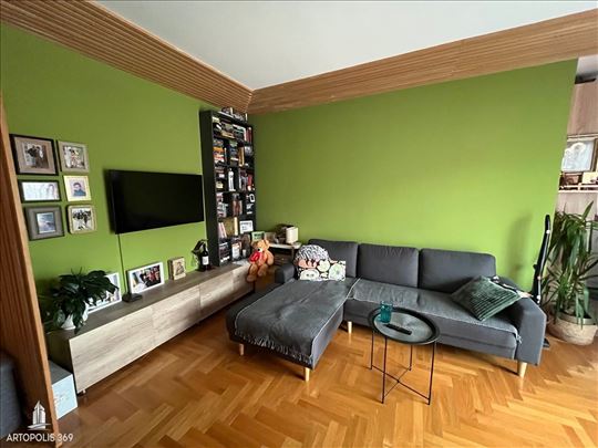 Besprekoran i svetao, 1.5 stan, na drugom spratu 