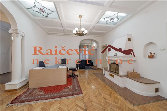 Centar, Stan-muzej, 5+, Ekskluzivan!              