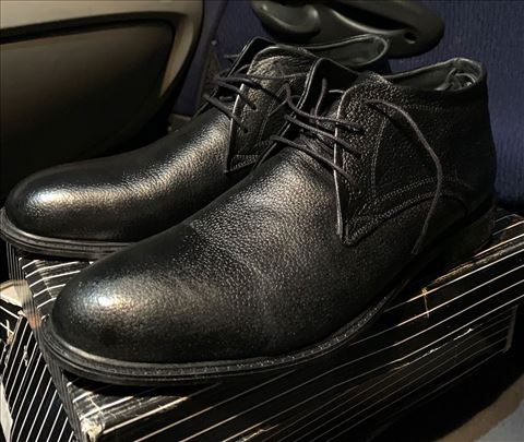 Cipele kožne broj 45 nove