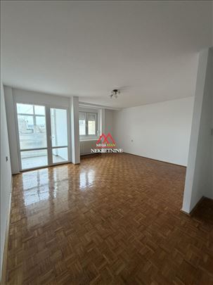 Dvosoban stan - 54m2 - Grbavica - Petfriendly