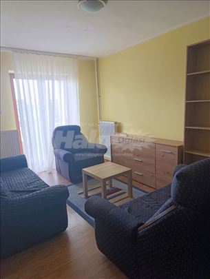 Izdajem jednoiposoban stan u Zarkovu