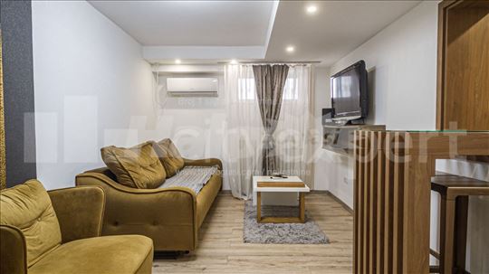 Izdaje se renoviran stan – Vračar (Koče Kapetana, 