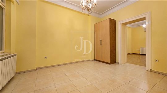 Izdaje se stan, Terazije