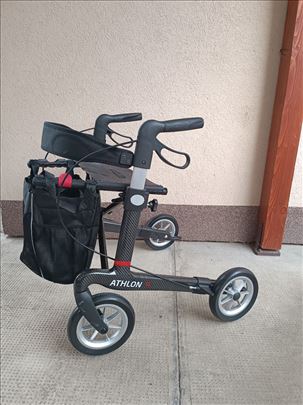 Karbonska hodalica za niže osobe ili decu 