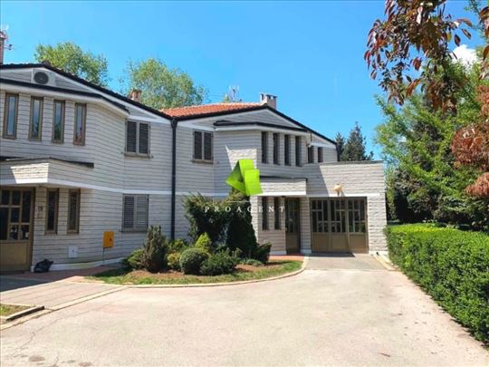 Lux kuća sa dvorištem i garažom, Pantelej ID#6805