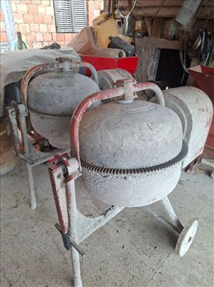 Mešalice za beton Lifam 2 komada