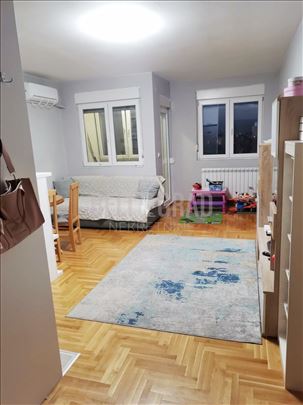 Odličan 1.5 stan na Ledinama