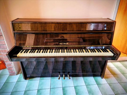 PIANINO PETROF