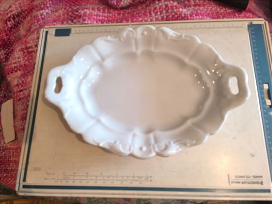 Posluzavnik, porcelan, 37/27 cm, preko 100 godin