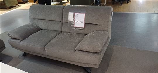 Prodajem dvosed i trosed