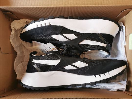 Prodajem nove Reebok patike original 