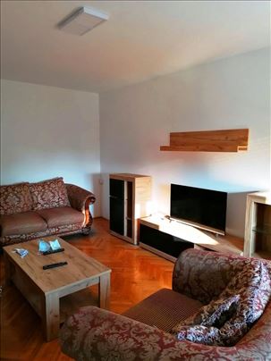 Renoviran stan u strogom centru ID#6813