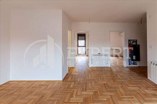 Useljiv, dvosoban stan u novogradnji u Duvaništu, 