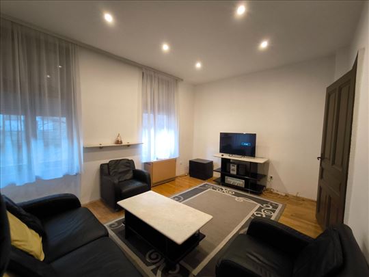 Veoma dobar, dvosoban namešten stan