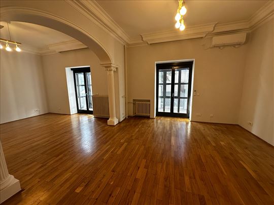 Autokomanda, LUX kuća 8.0 2 garažna mesta