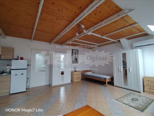 Dvosoban stan za 3 studenta, po osobi 200€