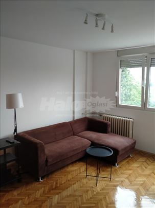 Izdajem 1.0 odmah useljiv stan