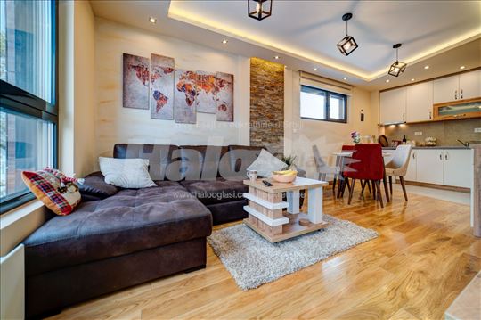 Apartman 39 m² – centar - kompletno namešten 